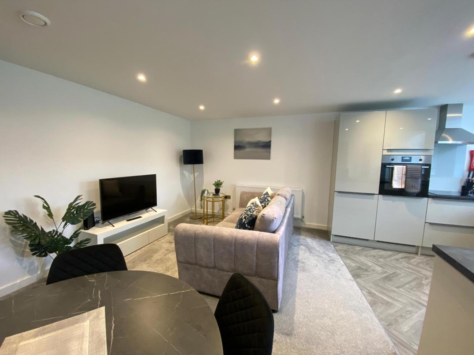 Apartamento Stylish & Contemporary 2-Bed Townhouse - Parking - Wi-Fi - Netflix Worksop Exterior foto
