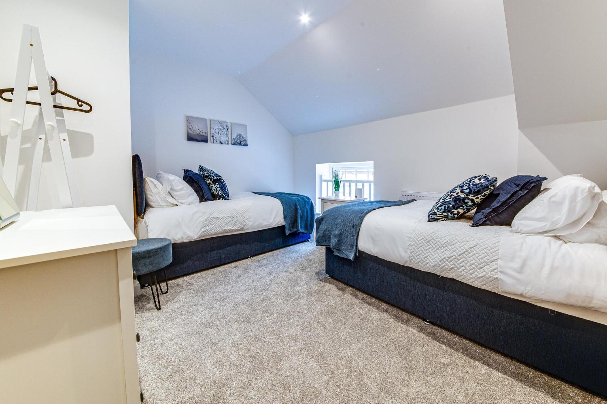 Apartamento Stylish & Contemporary 2-Bed Townhouse - Parking - Wi-Fi - Netflix Worksop Habitación foto